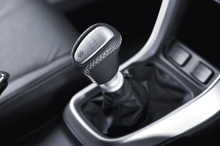 Suzuki SX4 S-Cross Leather Gear Shift Knob - Black and Silver (6 speed)